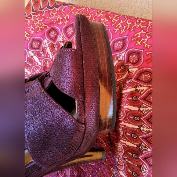 GORGEOUS Coach Teagan Leather Shimmer Heels- Like New - Picture 5 of 11